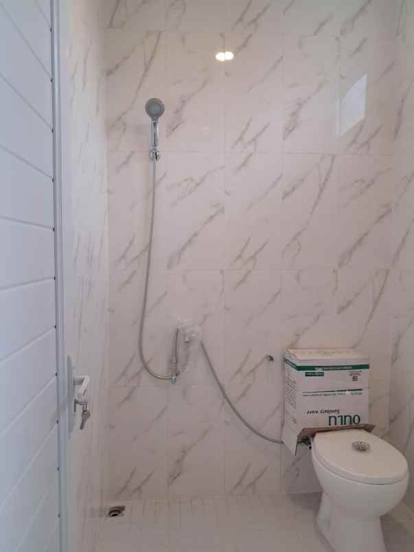 rumah baru 2 lantai siap huni di banyumanik semarang