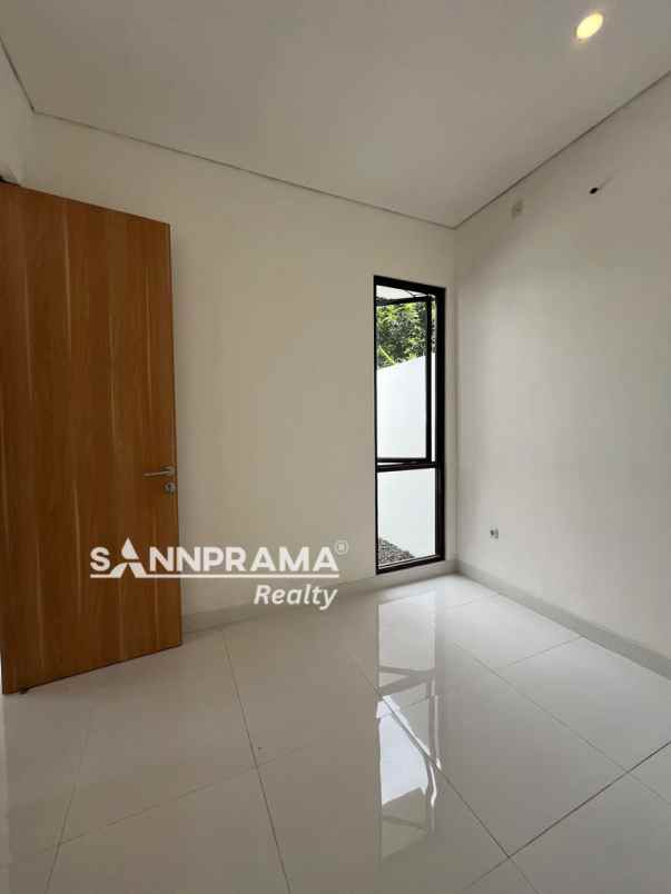 rumah baru dalam cluster dekat gerbang toll sawangan