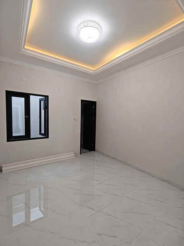 rumah baru dalam komplek di pondok bambu jaktim