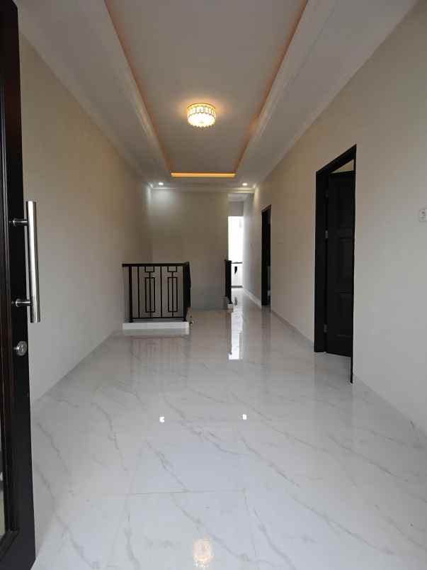 rumah baru dalam komplek di pondok bambu jaktim
