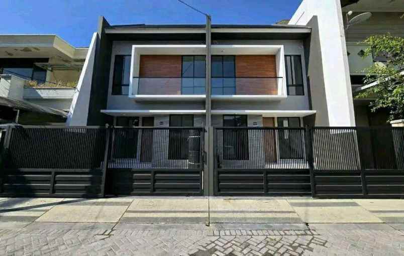 rumah baru gress lokasi kutisari indah surabaya