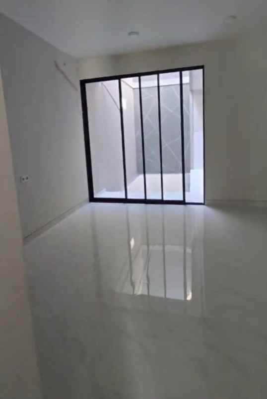 rumah baru gress lokasi kutisari indah surabaya