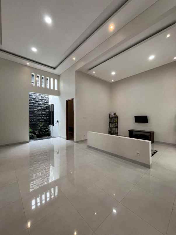 rumah baru modern minimalis lokasi blimbing