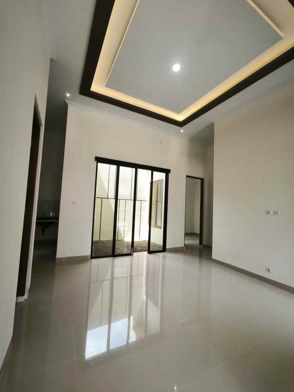 rumah baru siap huni dekat pasar cebongan