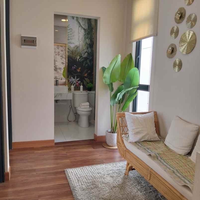 rumah baru siap huni dekat toll bintaro dan mrt