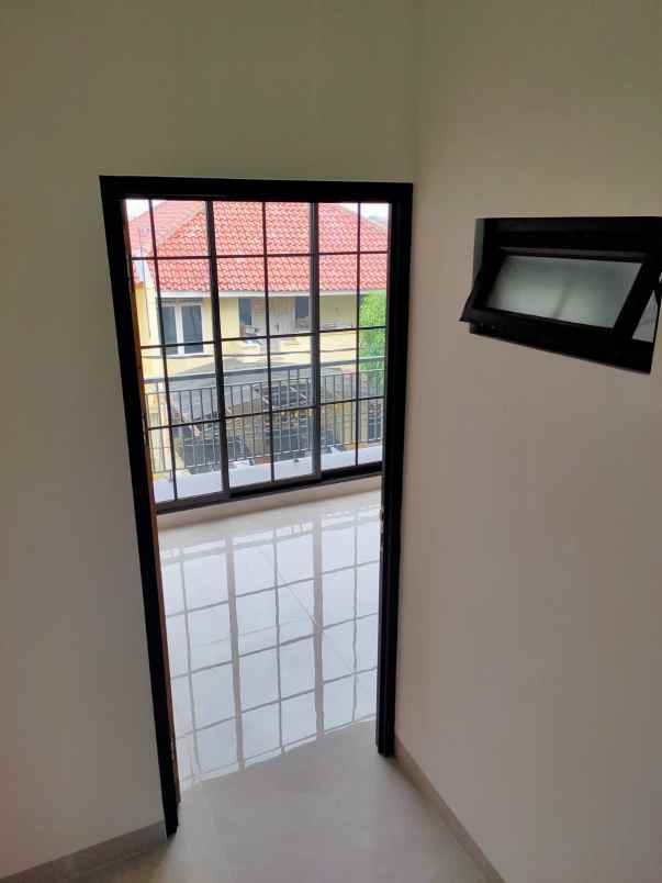 rumah baru siap huni di pondok kelapa jakarta timur