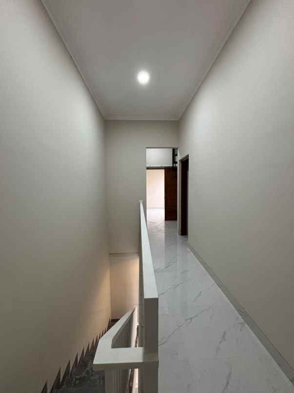 rumah baru tahap finishing di sumur batu jakpus