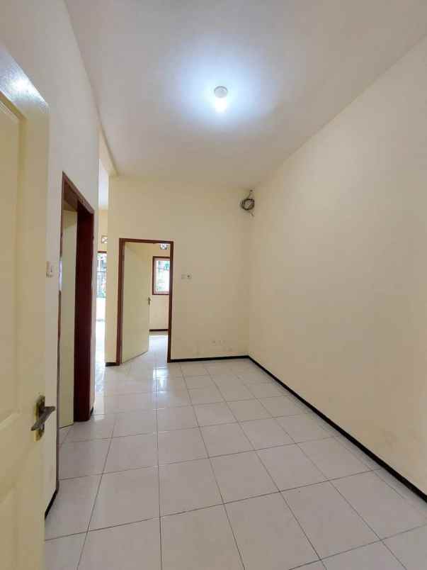 rumah batu siap huni minimalis modern di pakis malang