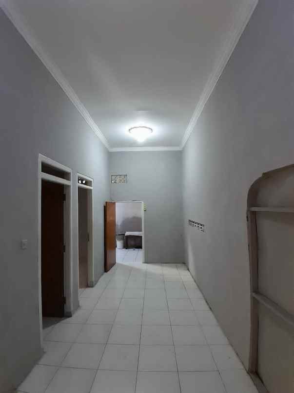 rumah bisa buat kost di kalicari palebon strategis