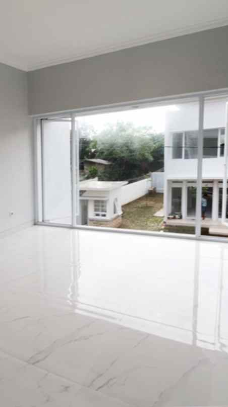 rumah cantik 2 lantai di deplu larangan tangerang