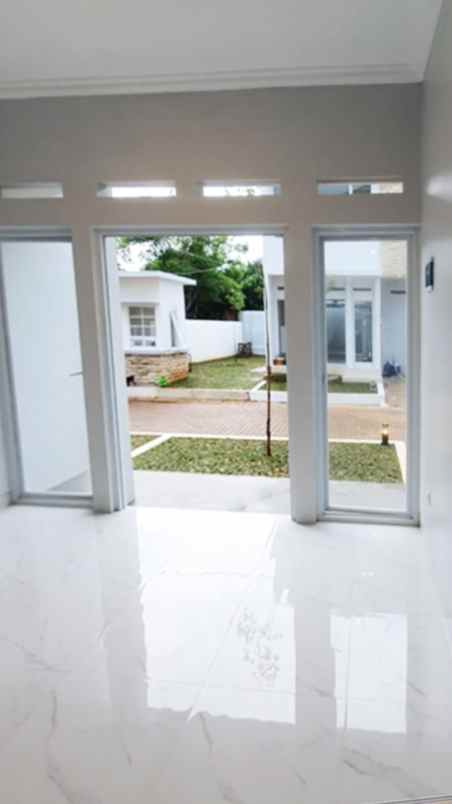 rumah cantik 2 lantai di deplu larangan tangerang