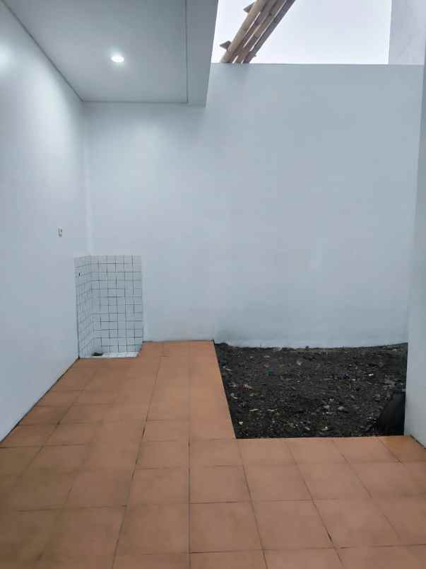 rumah cihanjuang dekat pemkot cimahi