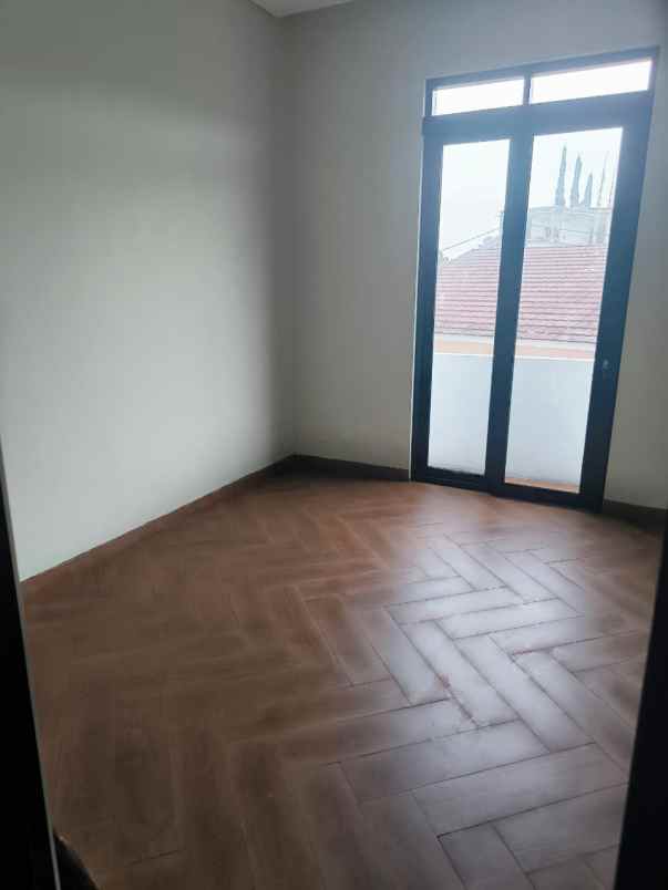 rumah cihanjuang dekat pemkot cimahi