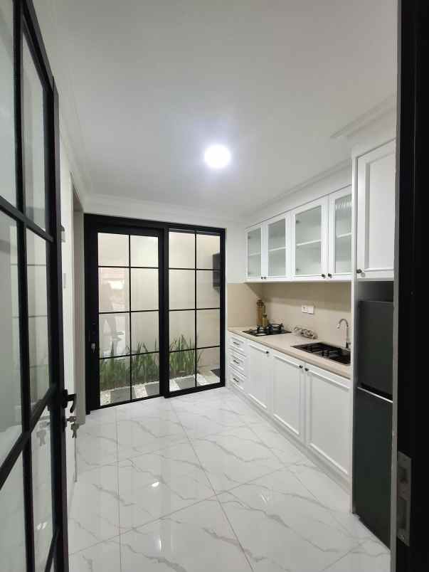 rumah cluster strategis di mampang prapatan jaksel