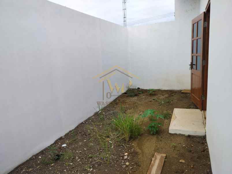 rumah desain modern cantik di godean