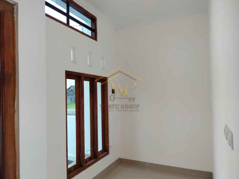 rumah desain modern cantik di godean