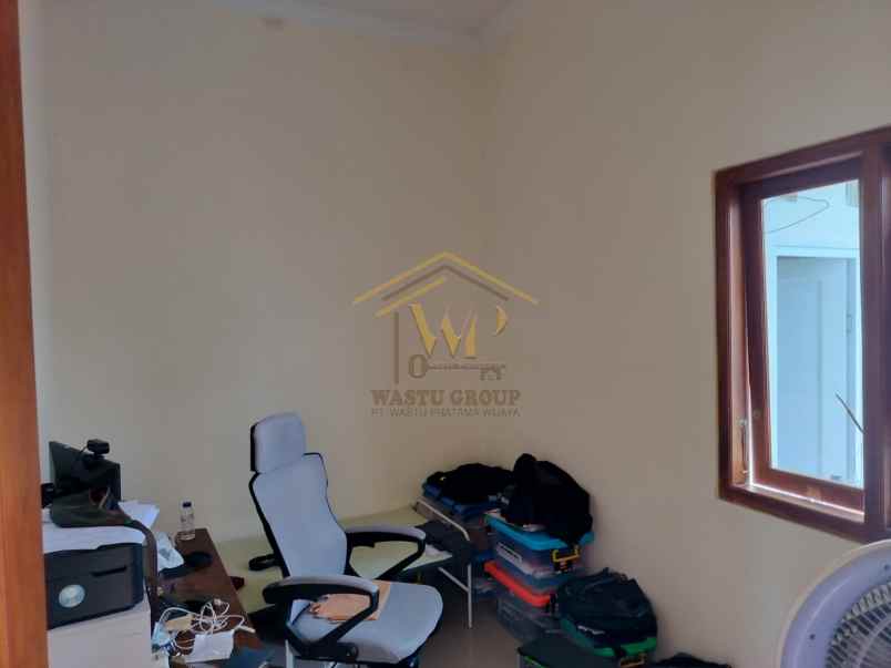 rumah desain modern cantik di godean