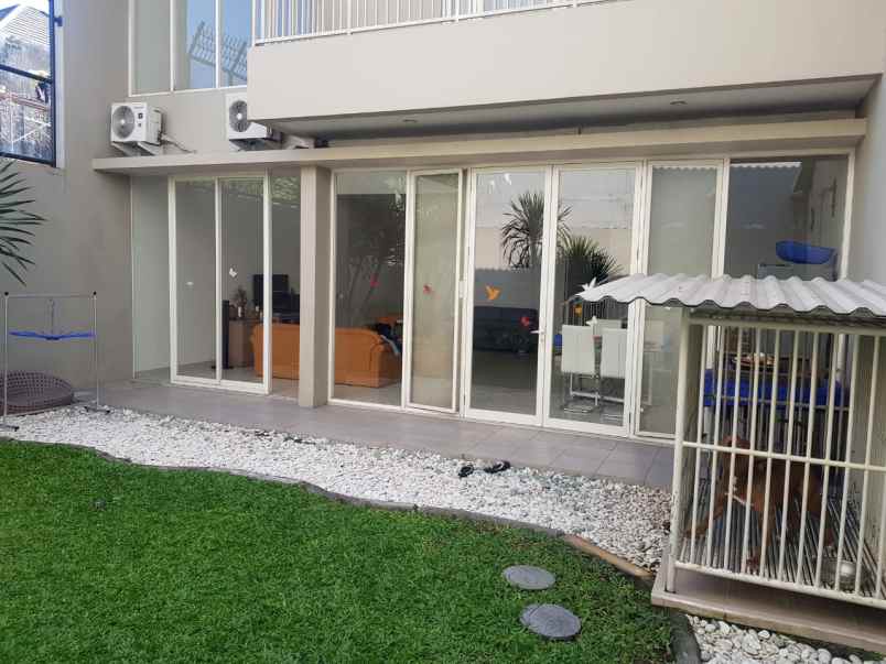 rumah dijual tenggilis mejoyo selatan surabaya