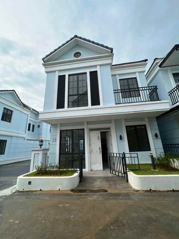 rumah double decker hook lavon ii swancity tangerang