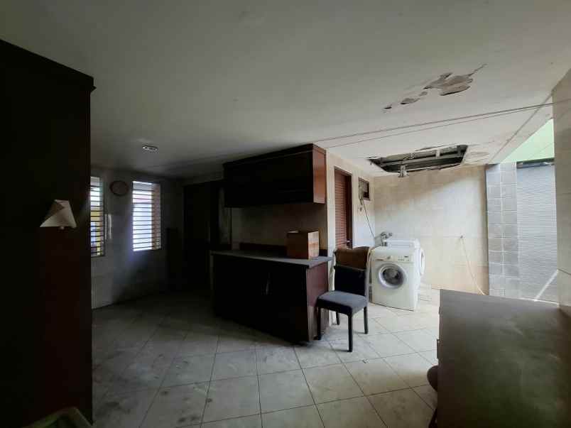 rumah hook 3 muka extra luas kemang pratama 2 bekasi