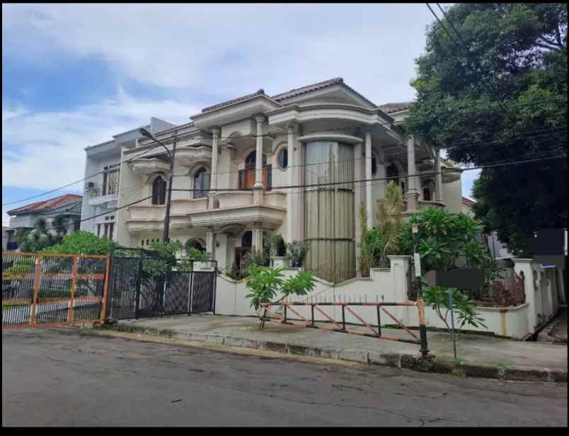 rumah hook yahud di jakapermai bekasi barat