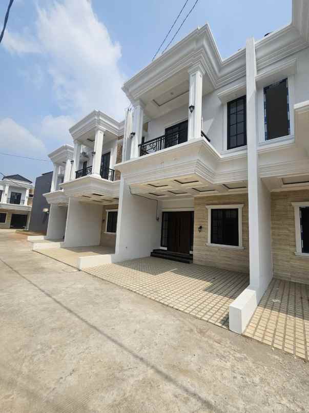 rumah jalan raya pekapuran