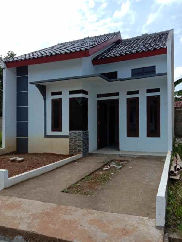 rumah jalan raya ragajaya