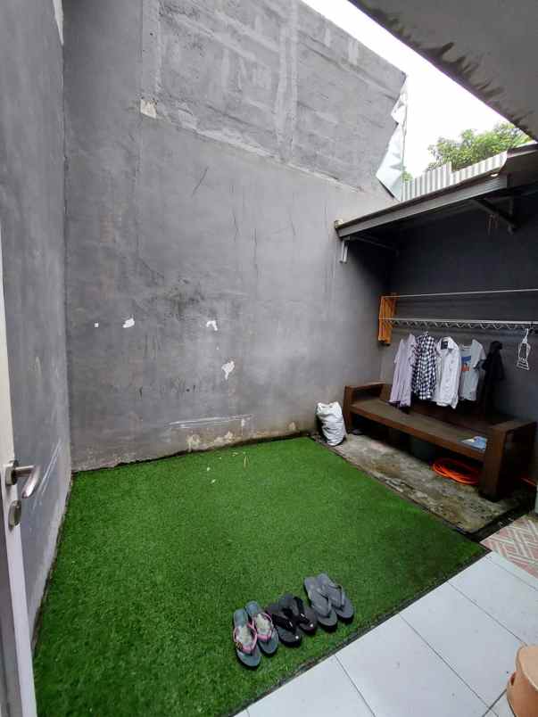 rumah jalan raya serang tangerang