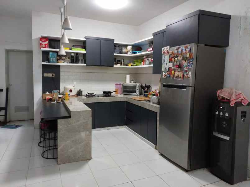 rumah jalan raya serang tangerang