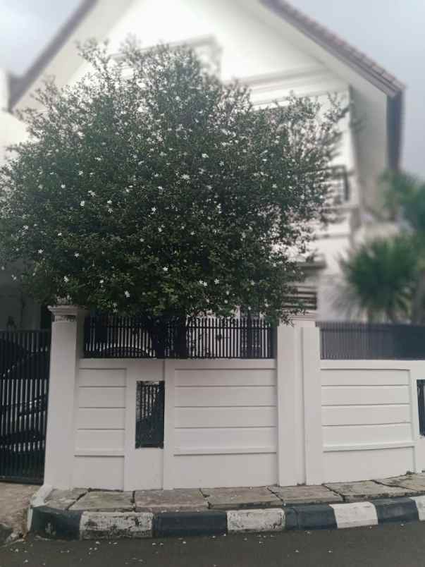 rumah jl basuki rahmat