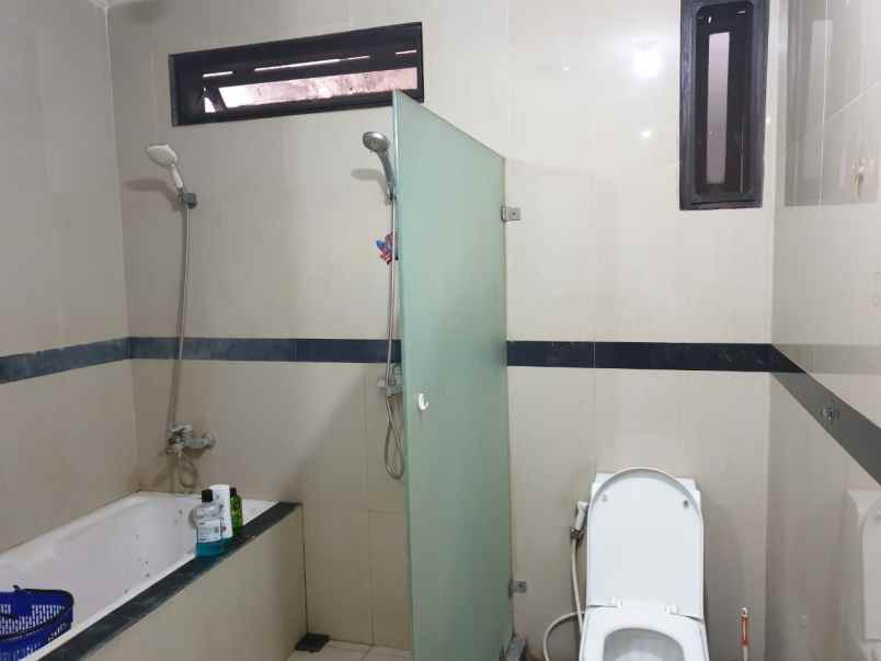 rumah jl basuki rahmat