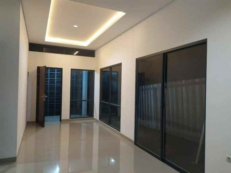 rumah jl h saman mekarsari