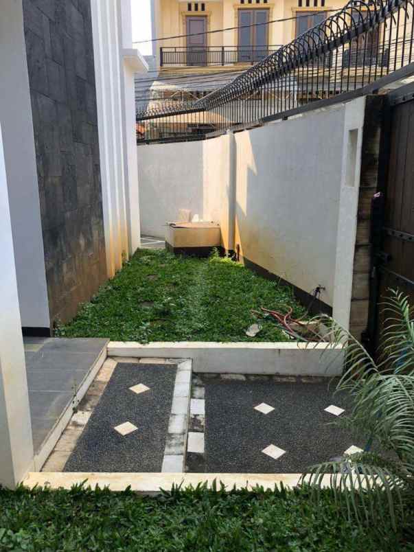 rumah kebayoran baru