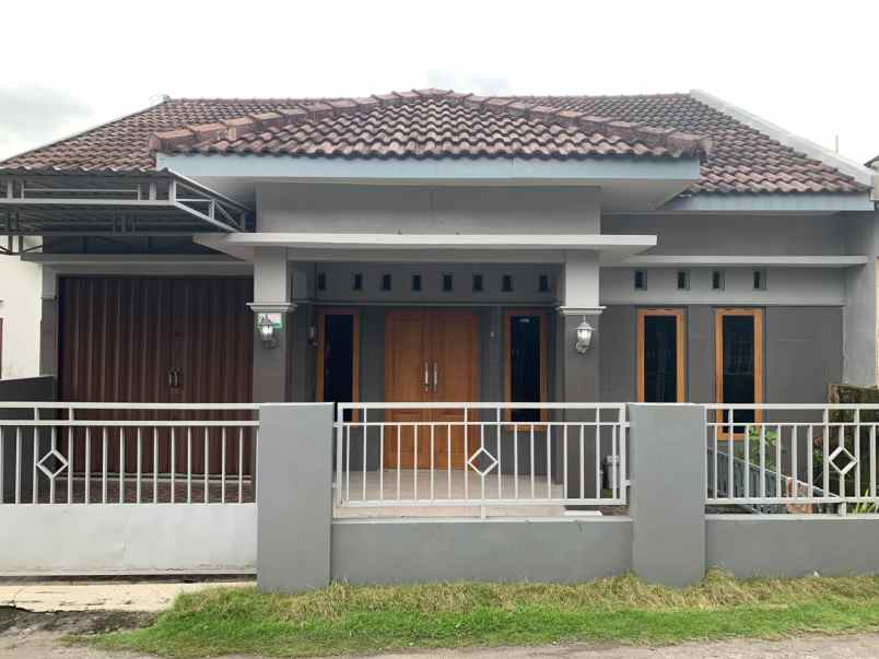 rumah kondisi bagus lokasi premium di kalasan