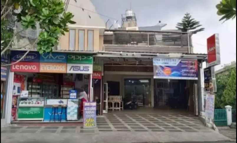 rumah kost 3 lantai poros jalan raya di suhat malang