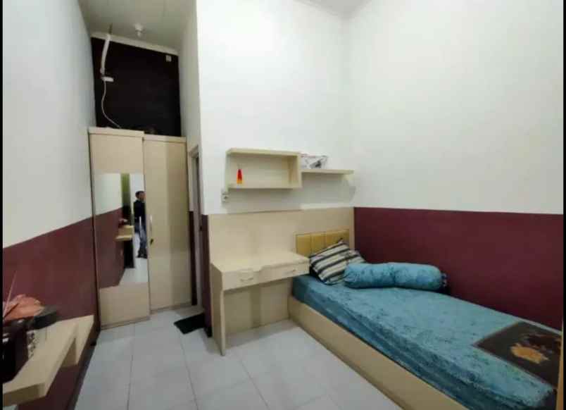 rumah kost 3 lantai poros jalan raya di suhat malang