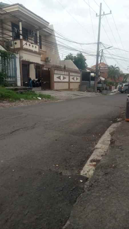 rumah kost dukuh kupang barat row 2 mobil