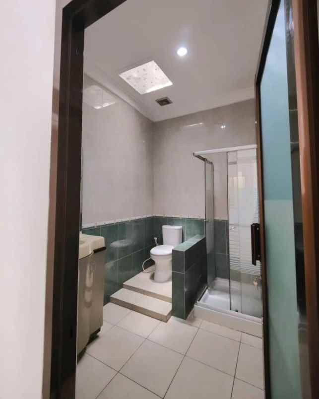 rumah lokasi berada di kawasan elit perum araya