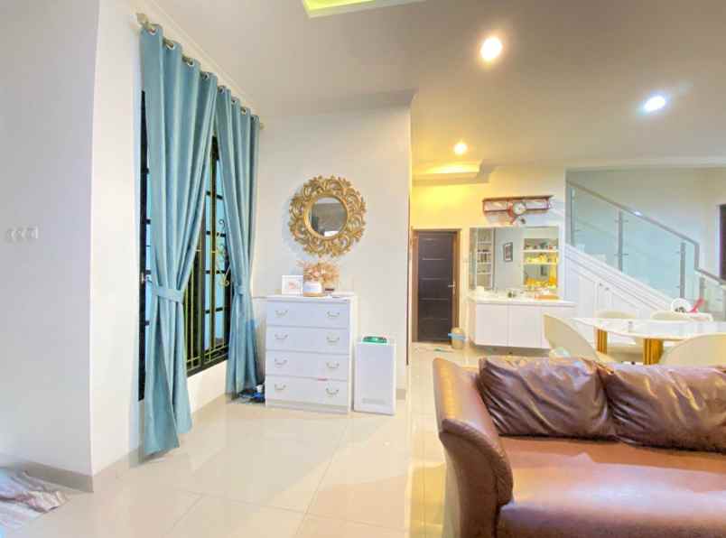 rumah lokasi strategis di area