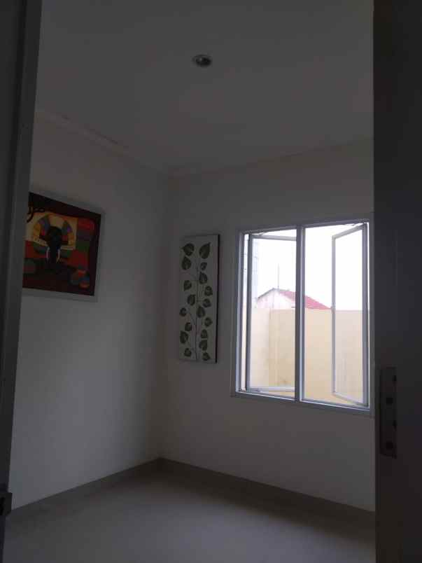 rumah meruyung limo depok