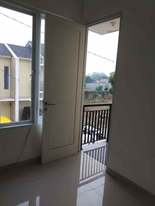 rumah meruyung limo depok