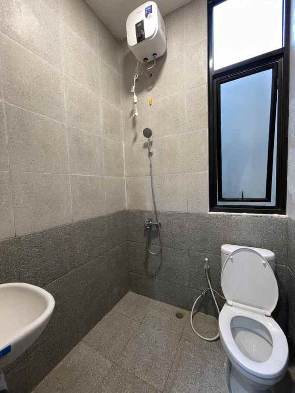 rumah mewah 2 lantai dekat kampus upn jogja