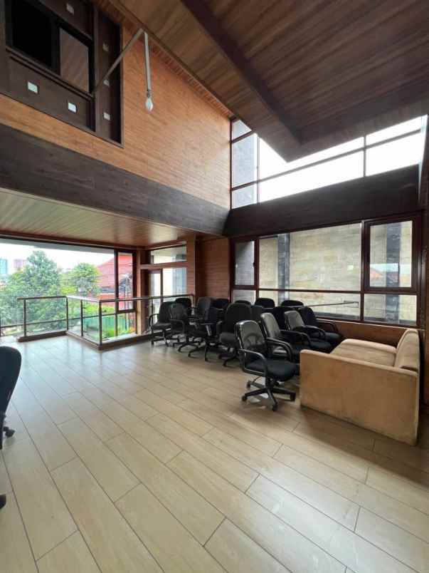 rumah mewah 3 lantai lift di pejaten harga spesial