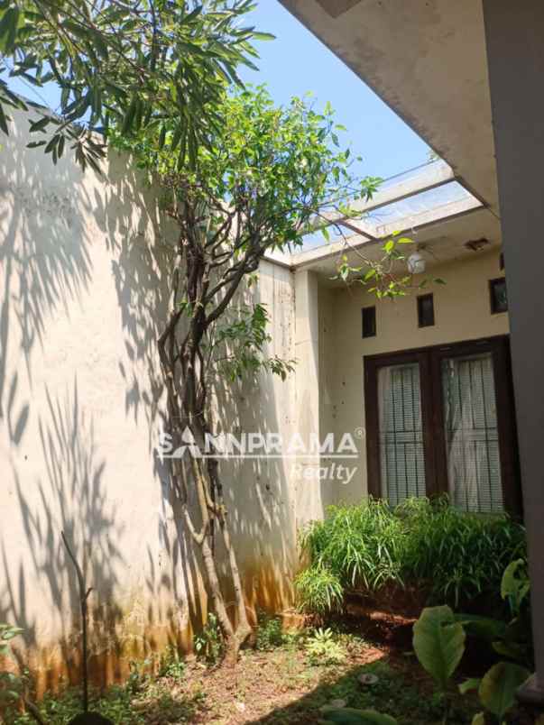 rumah mewah dan luas di mekarjaya pusat kota depok