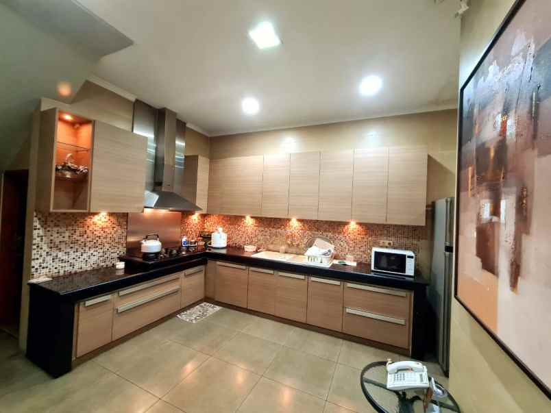 rumah mewah di menteng jakarta pusat