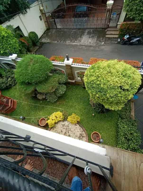 rumah mewah kolam renang pondok kelapa jakarta timur