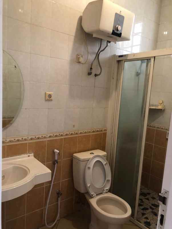 rumah mewah kota wisata ciangsana bogor