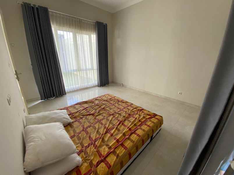 rumah mewah siap huni lokasi di villa puncak tidar