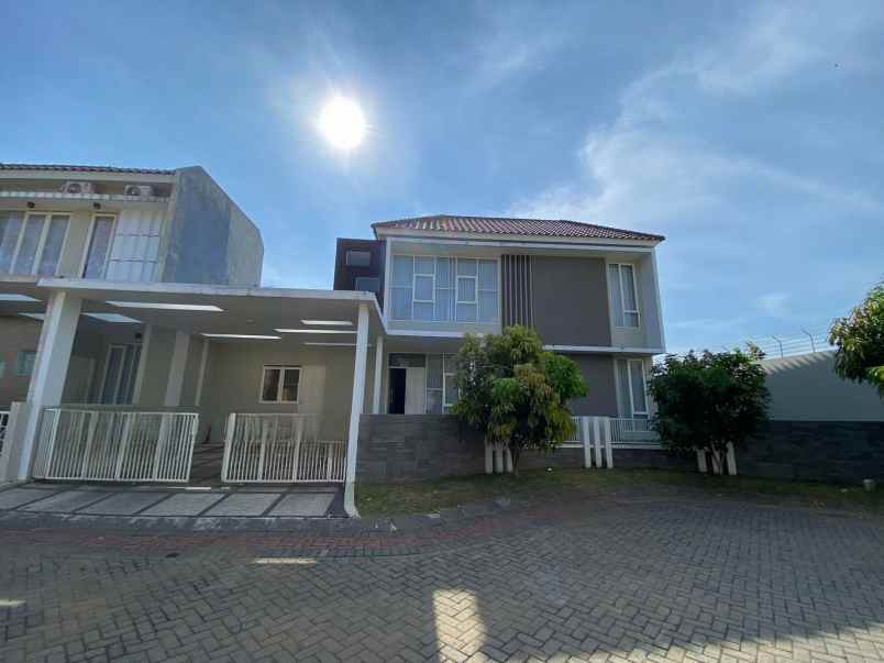 rumah mewah siap huni lokasi di villa puncak tidar