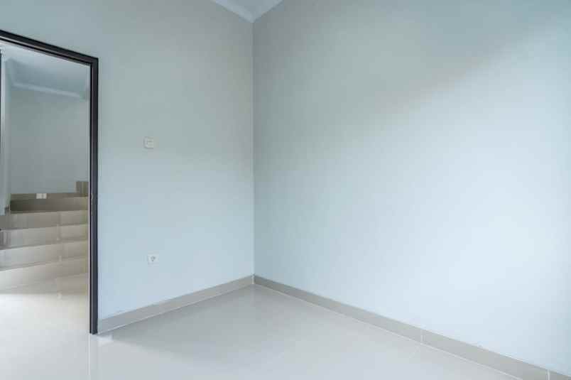 rumah minimalis 2 lantai siap huni hanya 5 juta all in